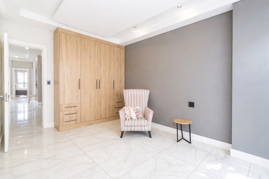 6 Bedroom Property for Sale in The Islands Estates North West